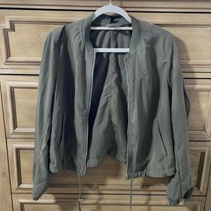 H&M Lightweight Bomber Jacket💚